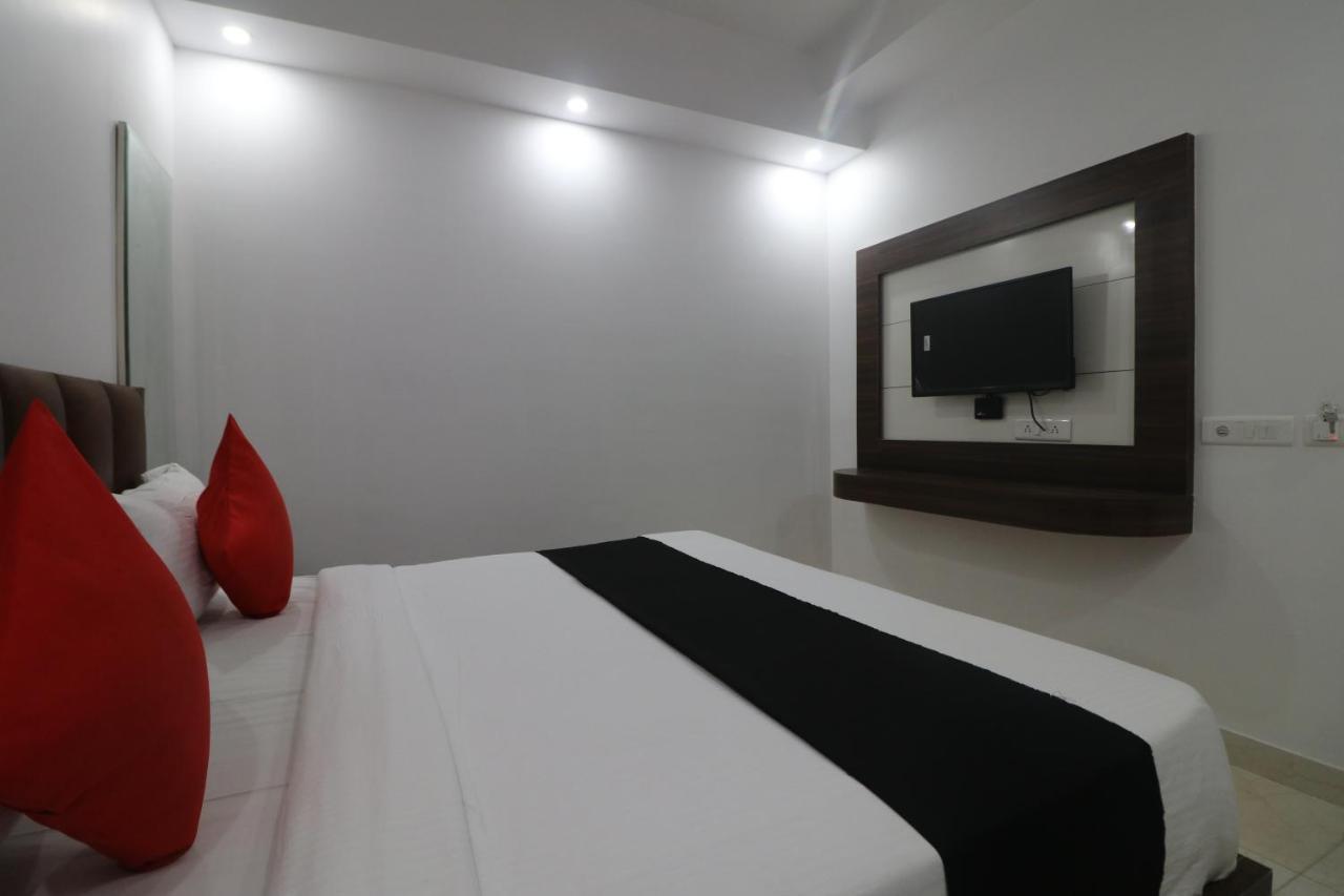 Hotel King Plaza Νέο Δελχί Εξωτερικό φωτογραφία